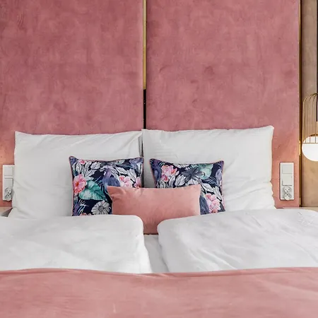 Velamar Lividus By Solarento シフィノウイシチェ