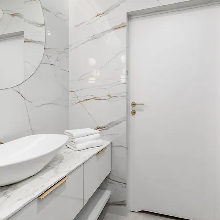 Velamar Lividus By Solarento シフィノウイシチェ